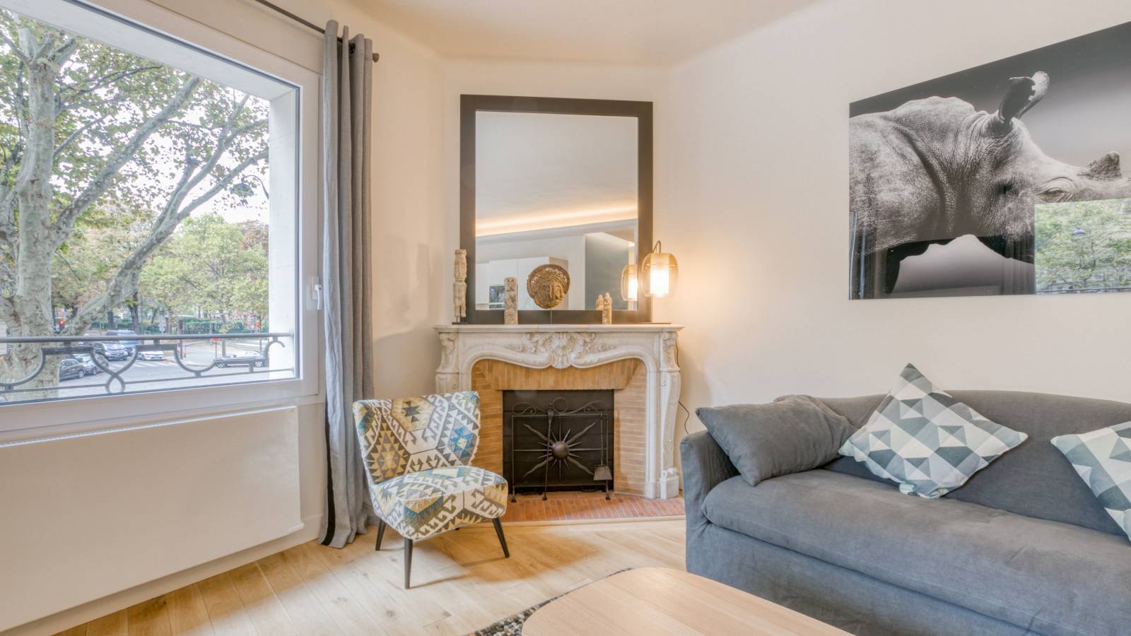 Paris 16 Metro yakınındaki Kiralık güzel 2 yatak odalı daire Ev Paris