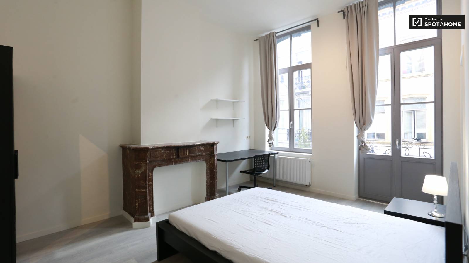 Zimmer in einem Haus mit 8 Schlafzimmern im Stadtzentrum von Brüssel