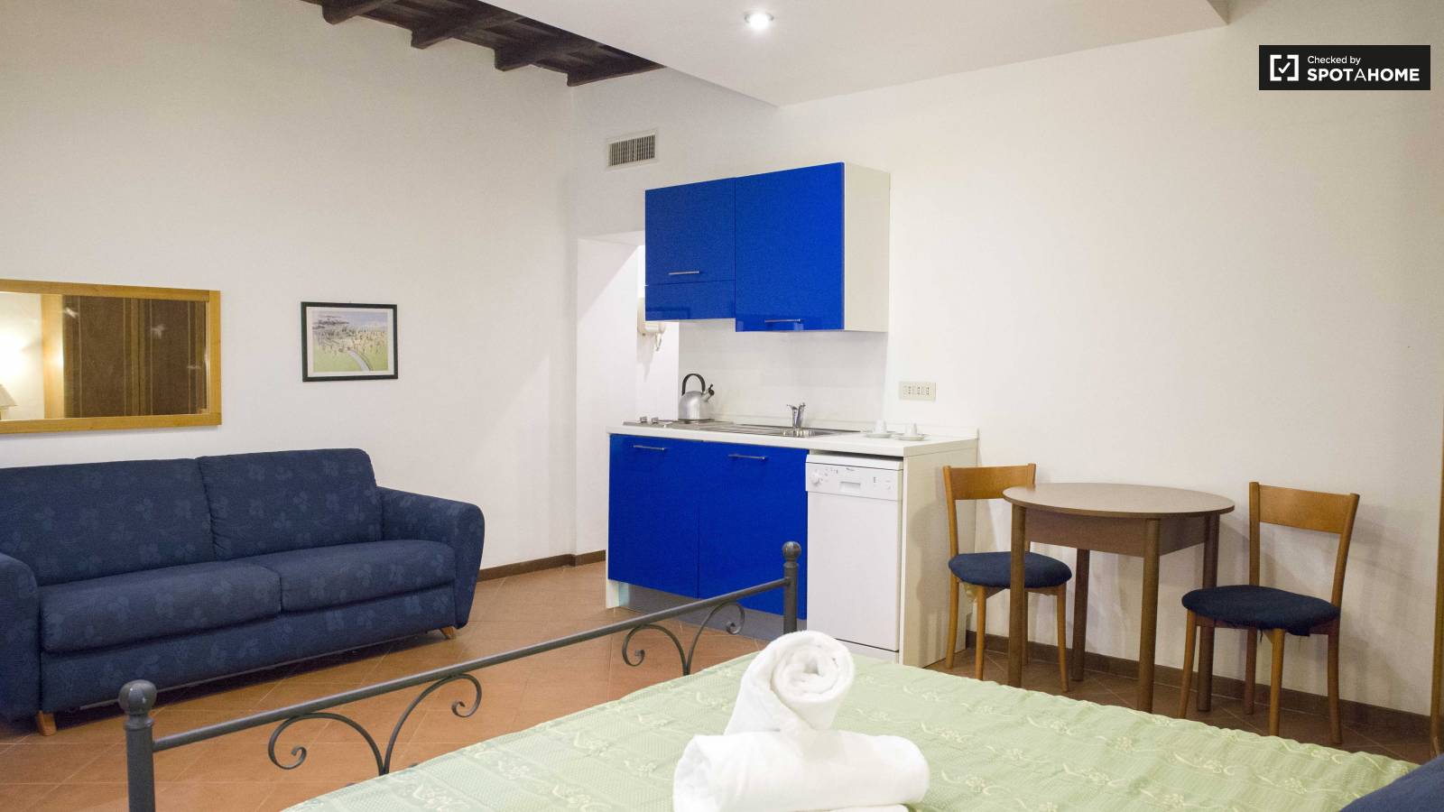 Lovely studio apartment for rent in Rome's historic centre (ref 210732