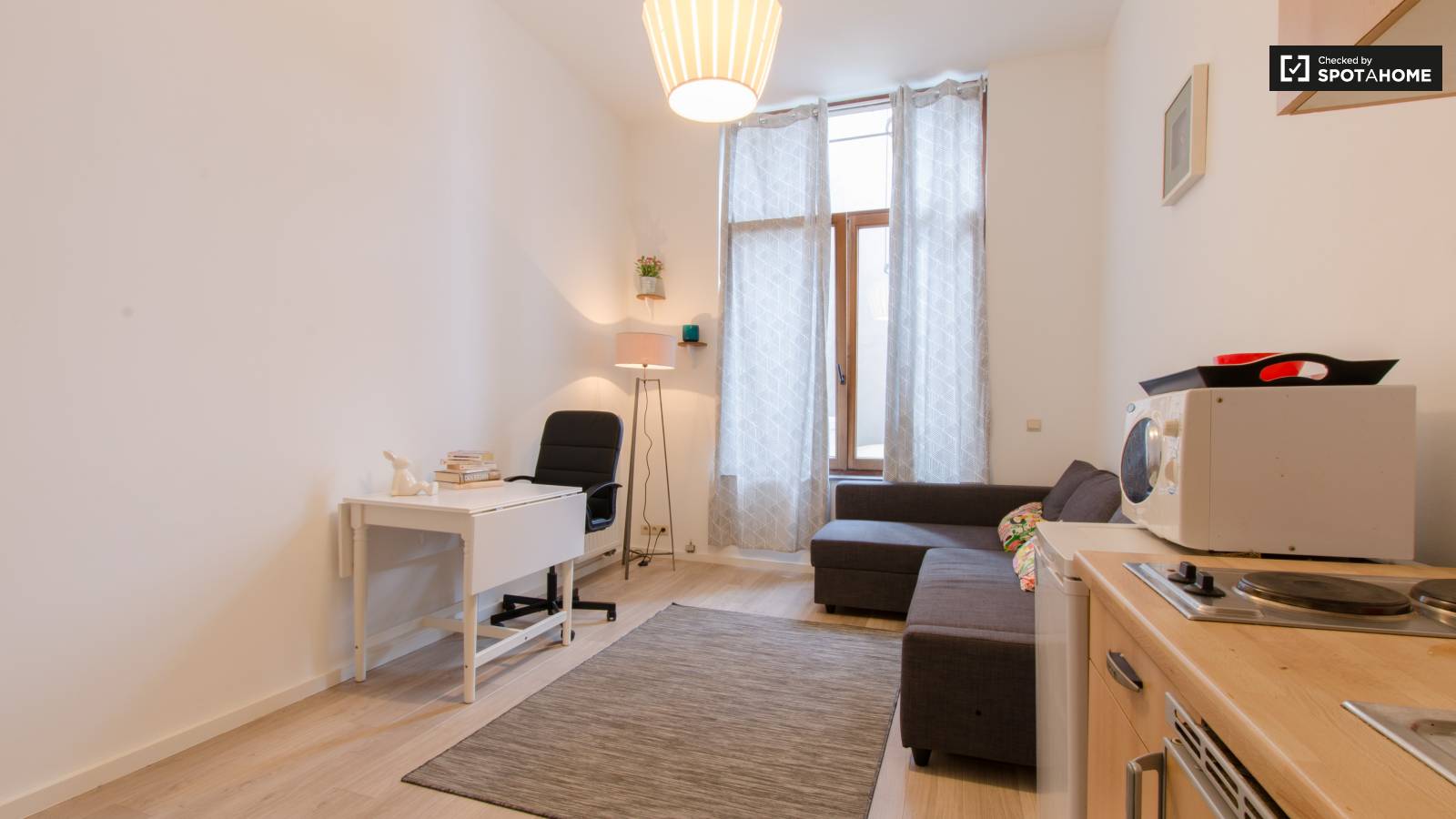 Cosy studio apartment for rent in Brussels city centre (ref 140315
