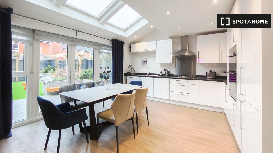 4bedroom house for rent in Salford, Manchester (ref 651994) Spotahome