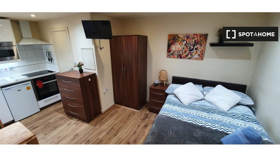 Studio apartment for rent in Kilburn, London (ref 619084) Spotahome