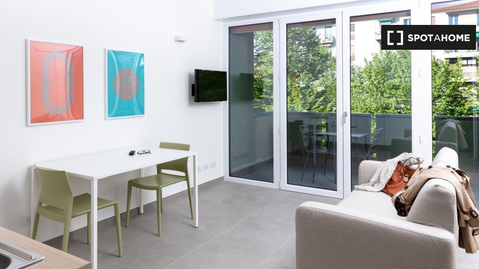 Trendy studio apartment for rent in Porta Vittoria, Milan (ref 393076
