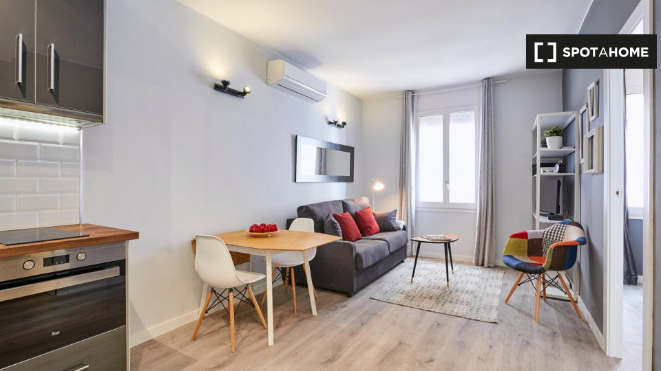 Apartamento luminoso de 2 dormitorios en alquiler en Poblenou