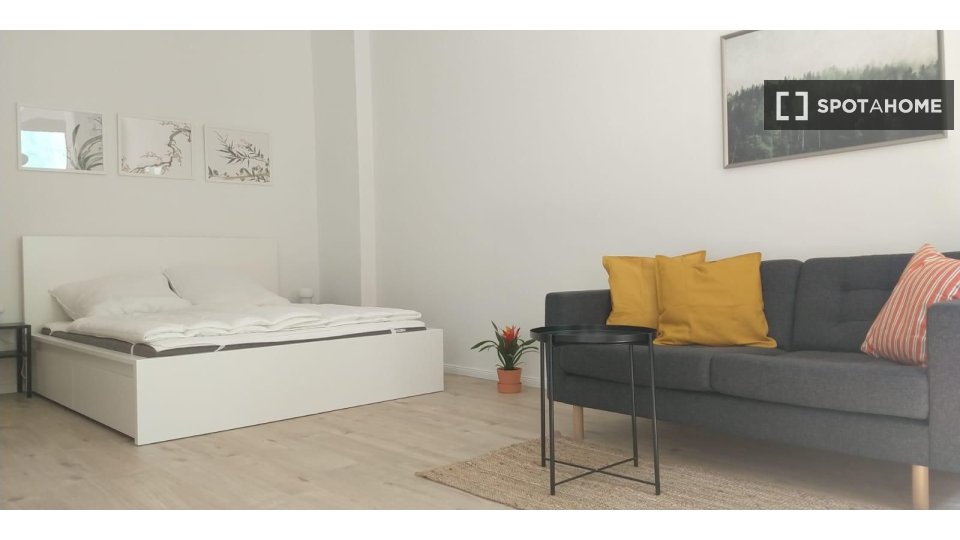 Studio apartment for rent in Charlottenburg, Berlin (ref 972920