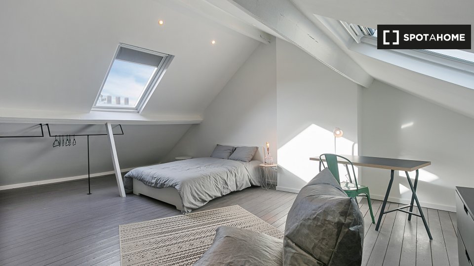 Zimmer in einem Haus mit 7 Schlafzimmern in Ixelles, Brüssel (ref