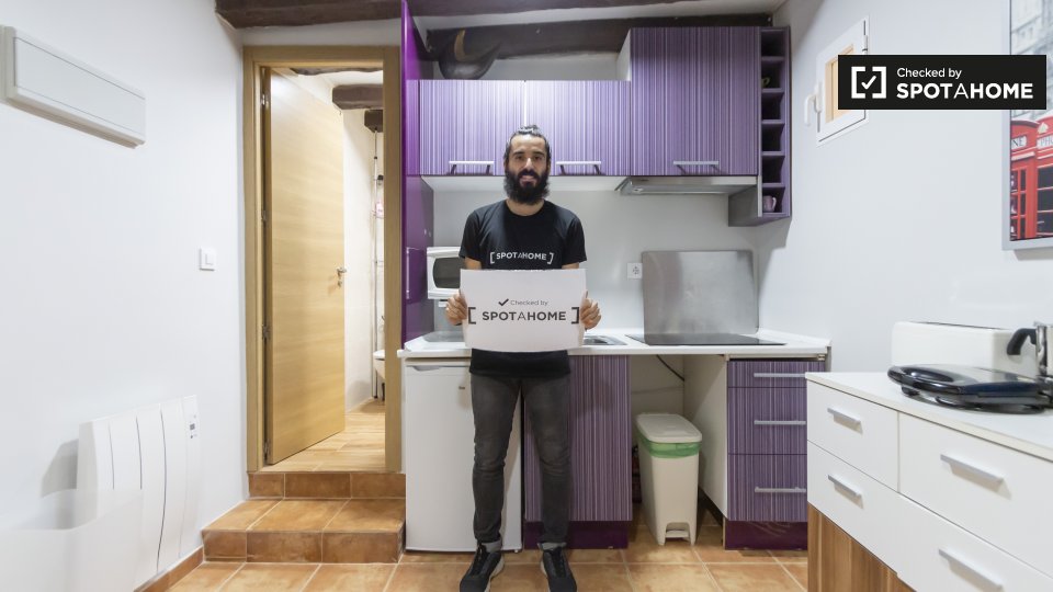 Ama De Casa En Italiano Traduccion