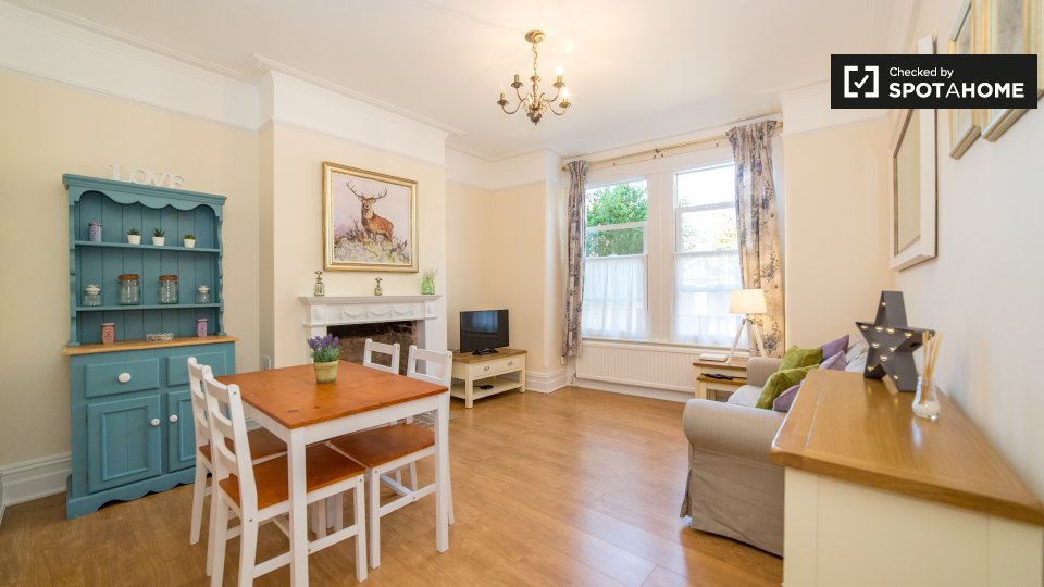 Charming 2bedroom flat to rent in Harrow, London (ref 256544) Spotahome
