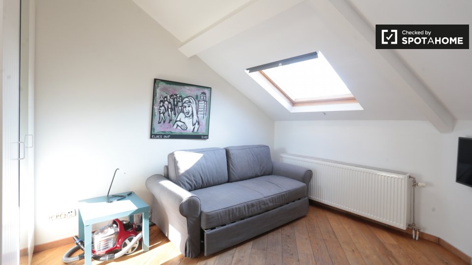 Studio apartment for rent in Saint Gilles, Brussels (ref 205943