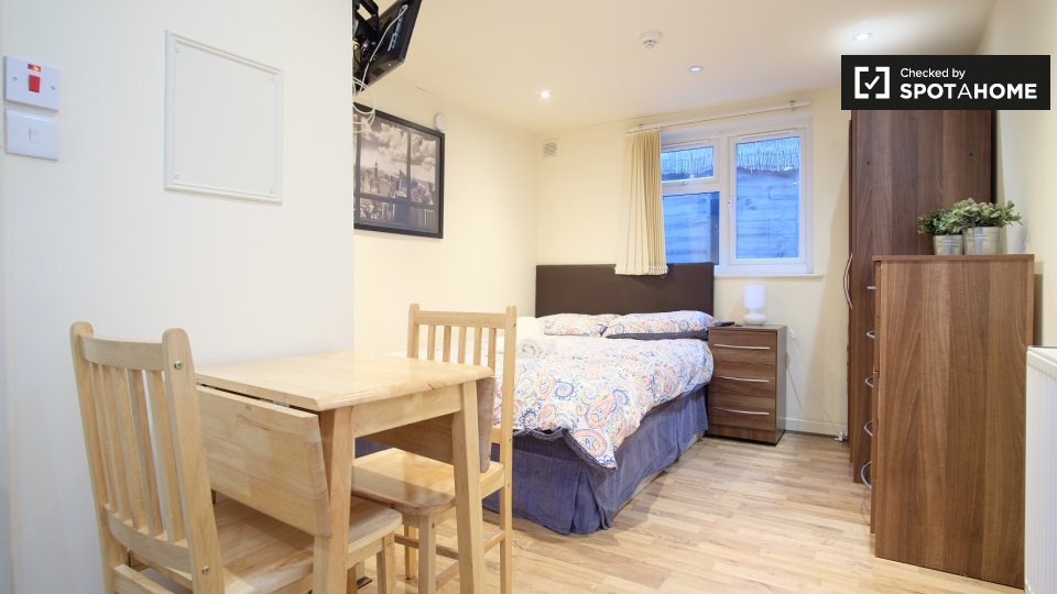 StudioApartment zu vermieten in Kilburn, London (ref 390343) Spotahome