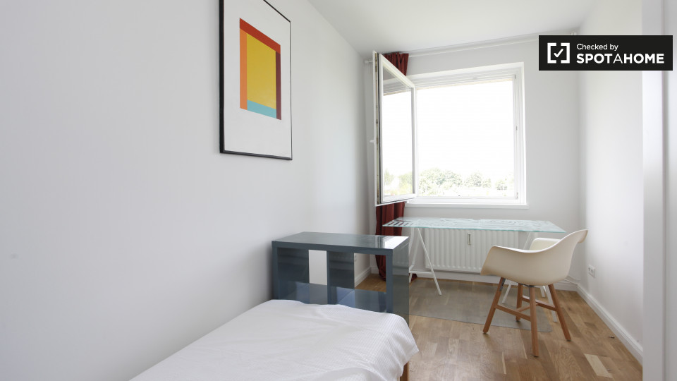Smart room in apartment in TreptowKöpenick, Berlin (ref 135350) Spotahome