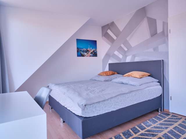 Geräumiges Zimmer zur Miete in Altglienicke, Berlin