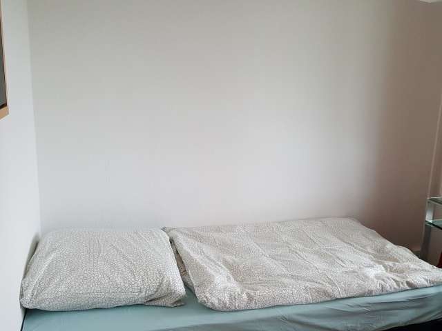 Sonniges Zimmer in Wohnung mit 3 Schlafzimmern in Friedrichshain