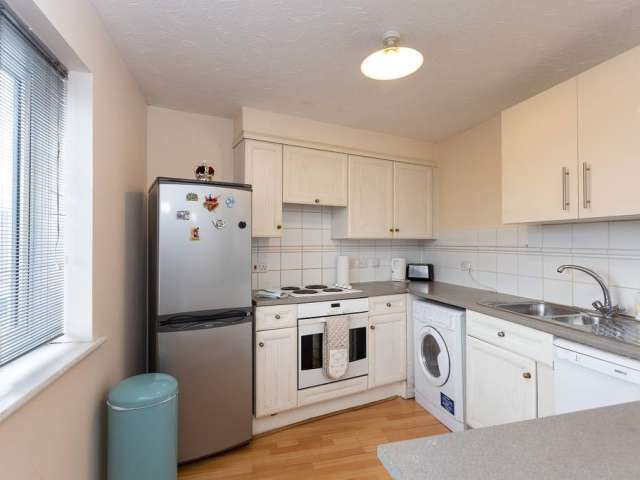 3-bedroom flat for rent in Tower Hamlets in London
