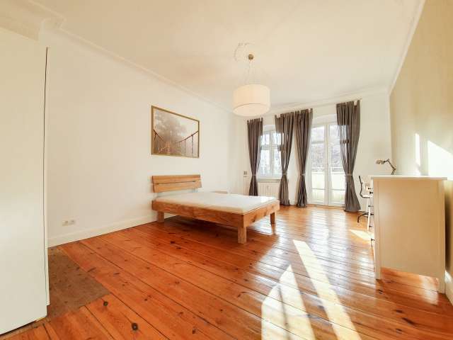 Balkonzimmer im Appartement mit 2 Schlafzimmern in Friedrichshain