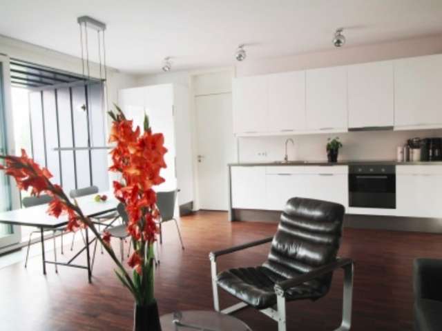 Sonnige Wohnung mit 1 Schlafzimmer zur Miete in Mitte, Berlin