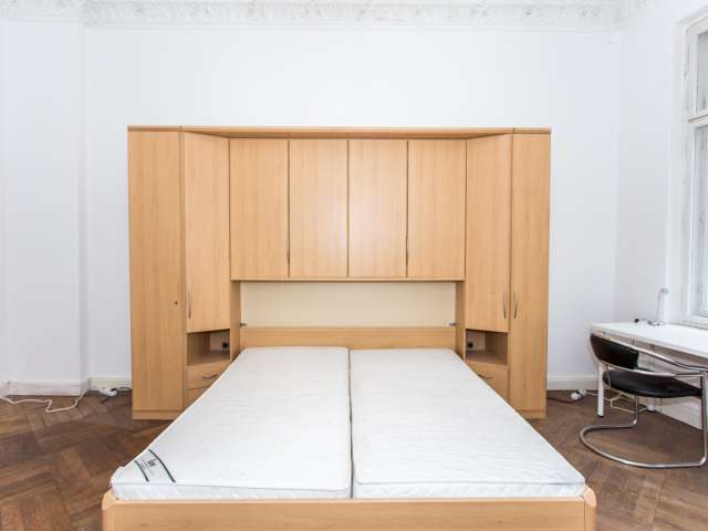 Großes Zimmer zur Miete in 5-Bett-Wohnung, Tempelhof-Schöneberg