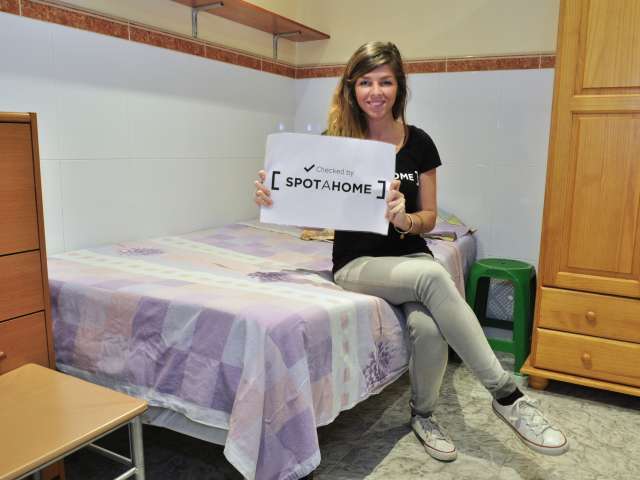 Studio apartment with AC for rent in Collblanc, Barcelona