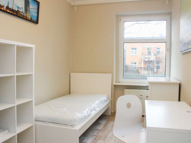 Helles WG-Zimmer in Wohnung in Treptow-Köpenick, Berlin