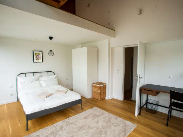 Zimmer zu vermieten in Wohnung mit 5 Schlafzimmern in Kreuzberg