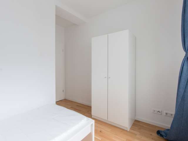 Gemütliches Zimmer in 7-Zimmer-Wohnung in Mitte, Berlin