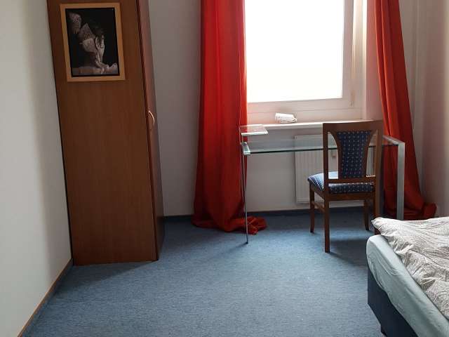 Zimmer in 3-Zimmer-Wohnung in Friedrichshain, Berlin
