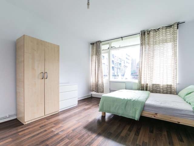 Spacious room for rent in Wapping, London