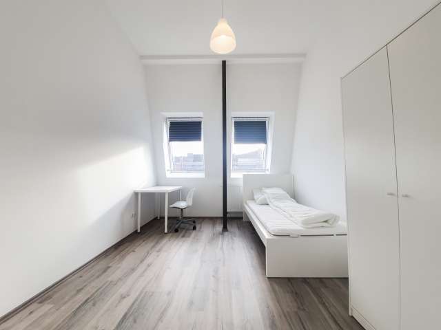 Modernes Zimmer zu vermieten in Reuterkiez, Berlin