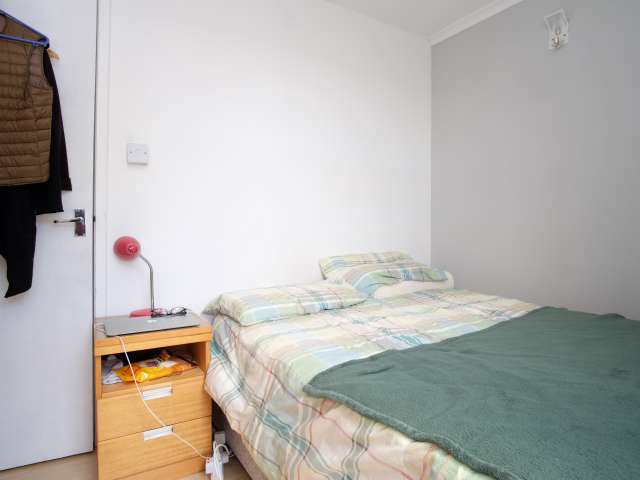 Great room in shared flat in Chelsea, London