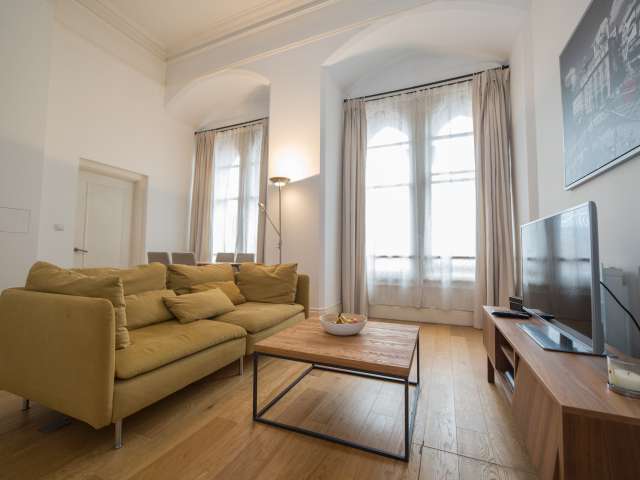 2-bedroom flat to rent in Westminster, London