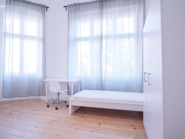 Zimmer in Apartment mit 4 Schlafzimmern in Friedrichshain, Berlin