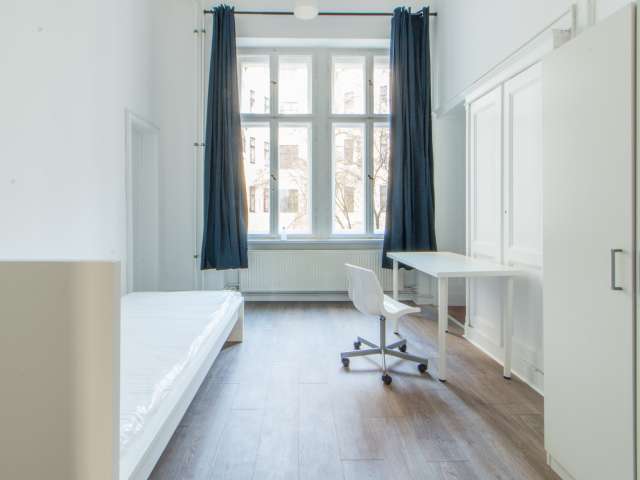 Zimmer in 6-Zimmer-Wohnung in Tempelhof-Schöneberg, Berlin