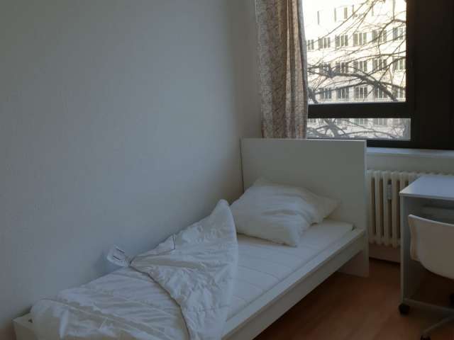 Zimmer zu vermieten in 2-Zimmer-Wohnung in Charlottenburg