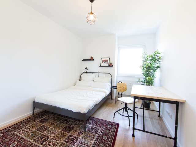 Sonniges Zimmer in Apartment mit 2 Schlafzimmern, Lichtenberg, Berlin