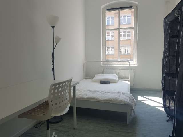 Zimmer zu vermieten in Wohnung mit 5 Schlafzimmer Treptow-Köpenick