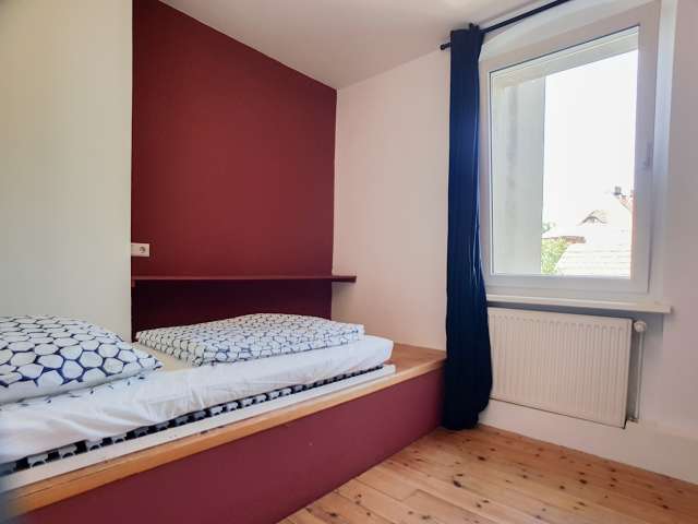 Zimmer zu vermieten in 7-Zimmer-Wohnung, Karlshort, Berlin