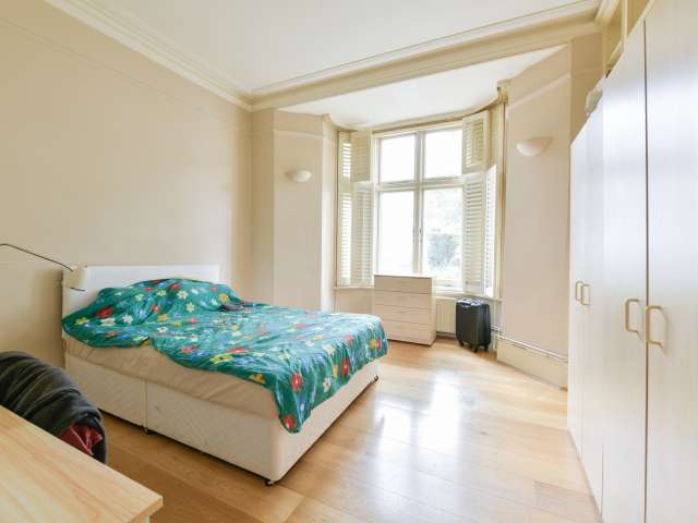 Bright room to rent in Chelsea, London