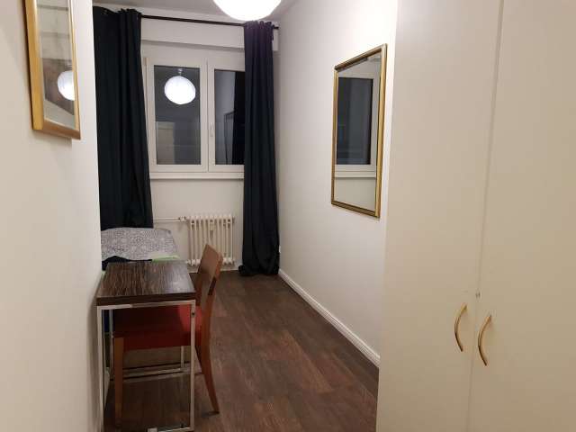 Zimmer in 2-Zimmer-Wohnung in Tempelhof-Schöneberg, Berlin