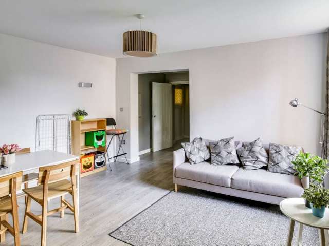 2-bedroom flat to rent in Camden, London