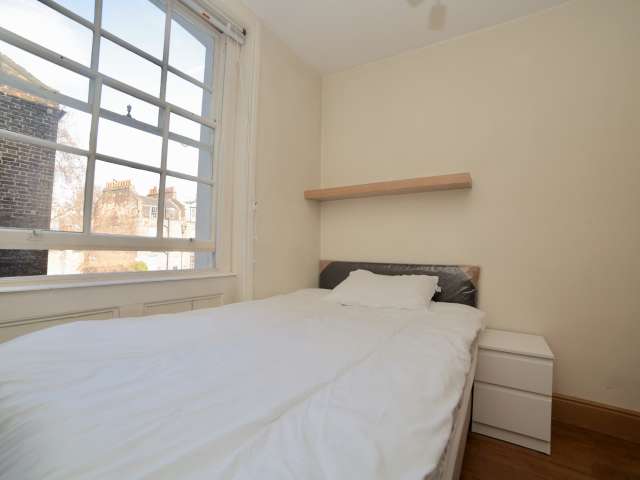 Furnished room in shared flat in Camden, London