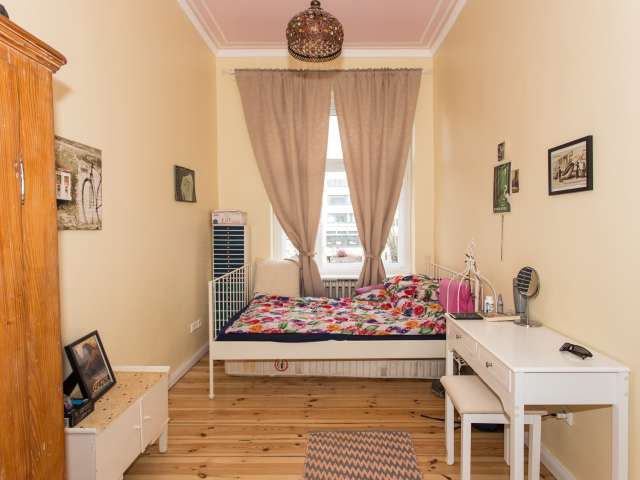 Zimmer zu vermieten, 4-Zimmer-Wohnung - Charlottenburg, Berlin