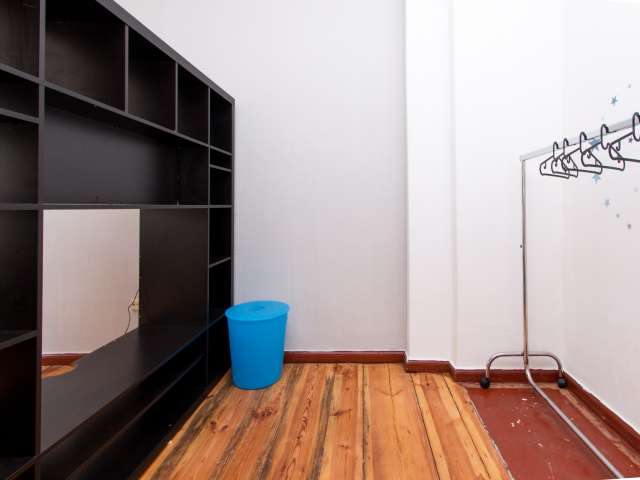 Zimmer in 2-Zimmer-Wohnung in Charlottenburg zu vermieten