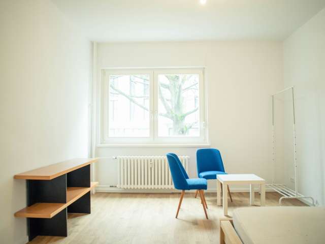 Zimmer zu vermieten in Wohnung 3 Schlafzimmer in Kreuzberg