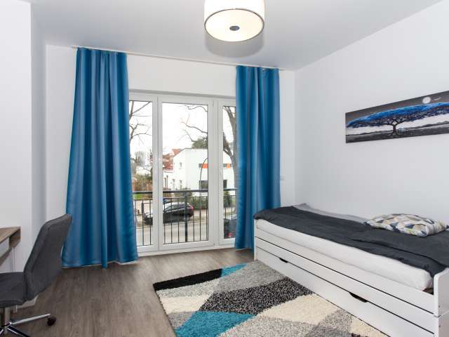 Zimmer in Wohnung mit 4 Schlafzimmern in Steglitz-Zehlendorf