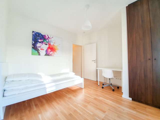 Gemütliches Zimmer zu vermieten, Wohnung mit 4 Schlafzimmern, Mitte