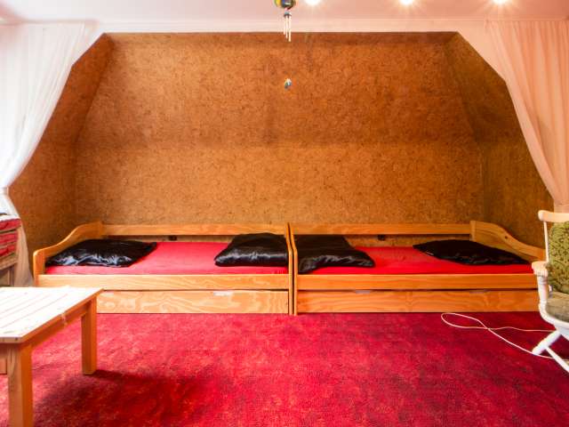 Sonniges Zimmer in 3-Zimmer-Wohnung in Lichtenberg, Berlin