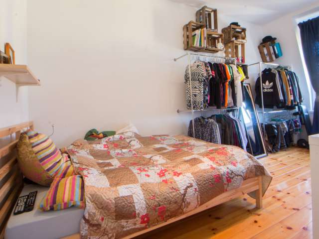 Großes Zimmer in 2-Zimmer-Wohnung in Lichtenberg, Berlin