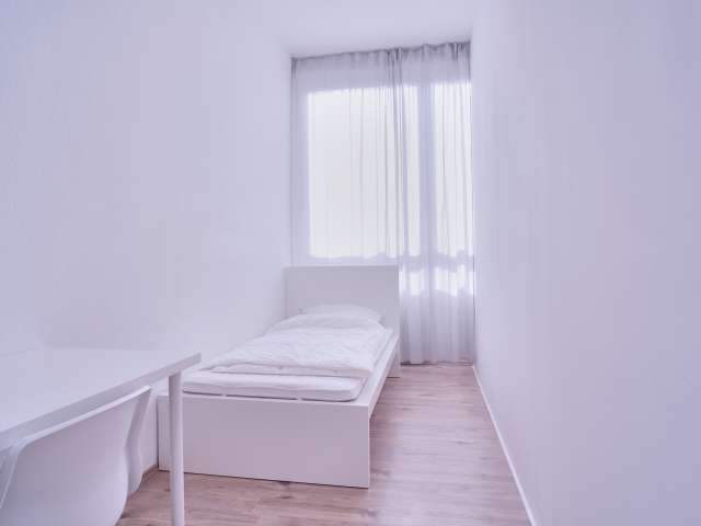 Helles Zimmer zu vermieten in Charlottenburg, Berlin
