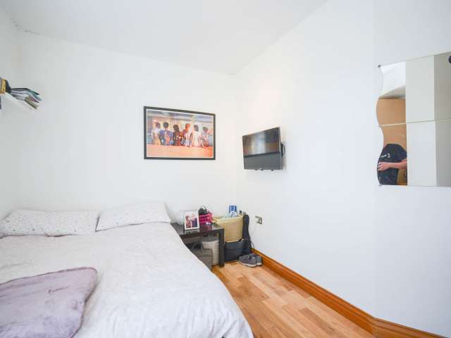Comfy room for rent in 5-bedroom flat, Lambeth, London