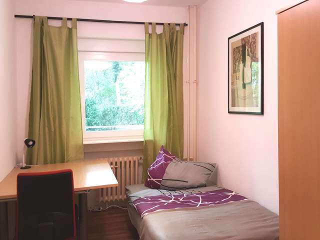 Zimmer zu vermieten in 4-Bettwohnung in Charlottenburg, Berlin